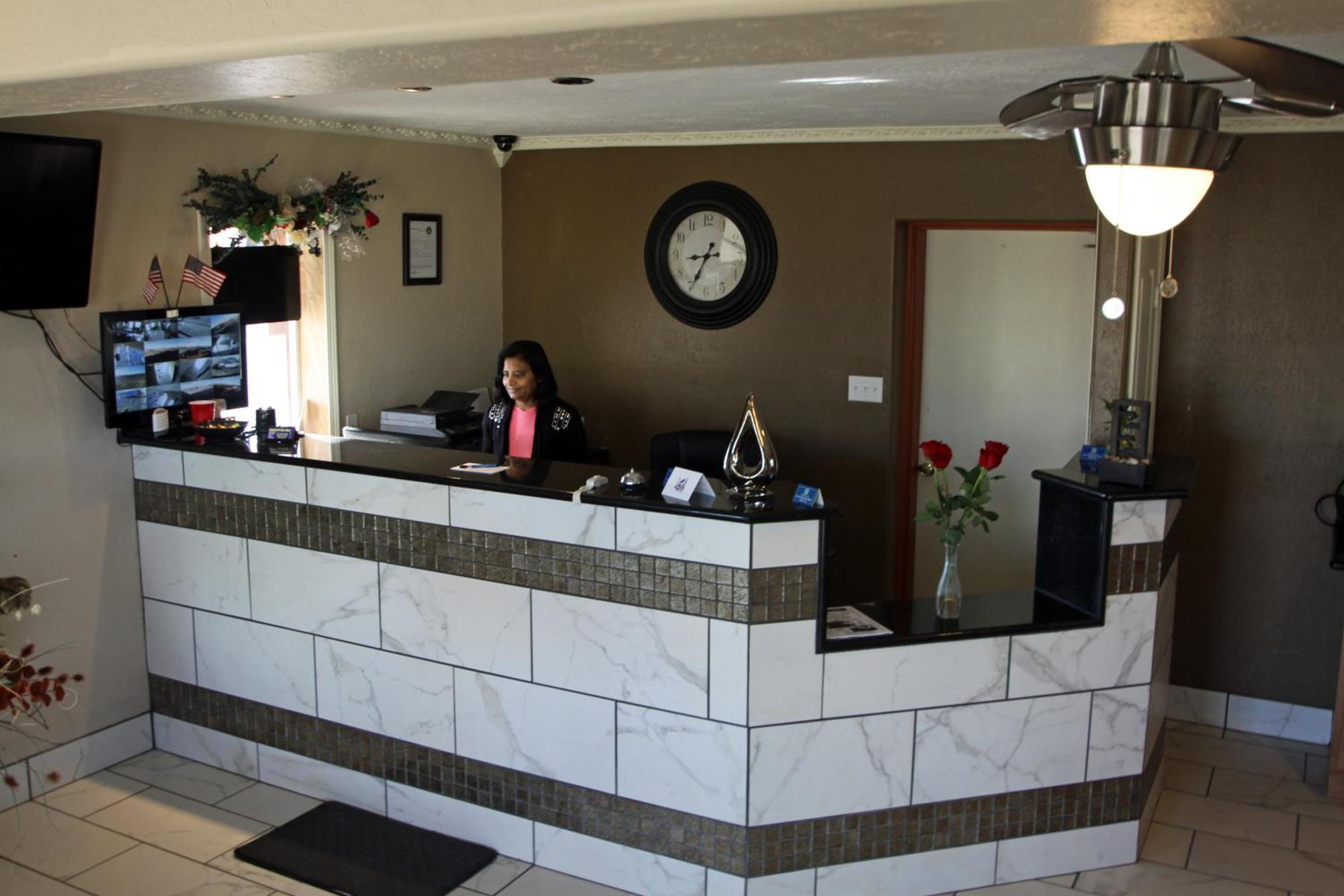 Executive Inn Snyder Exterior photo