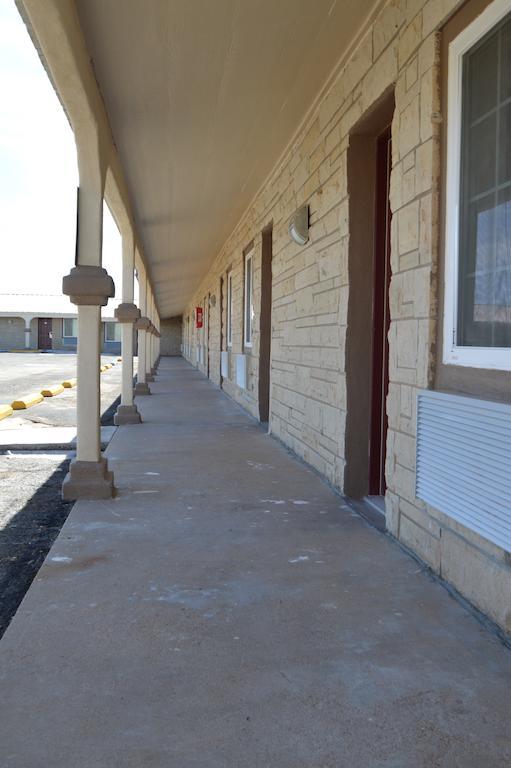 Executive Inn Snyder Exterior photo