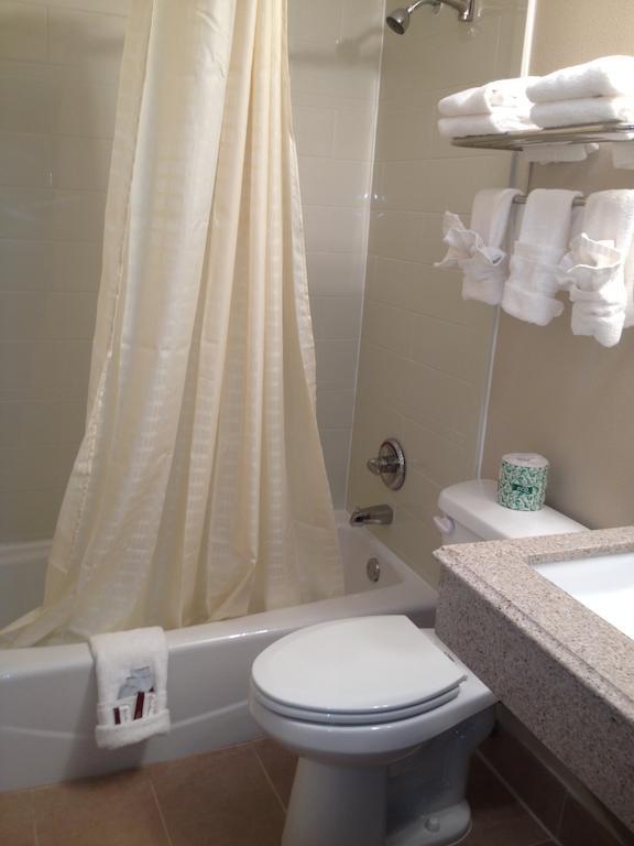 Executive Inn Snyder Room photo