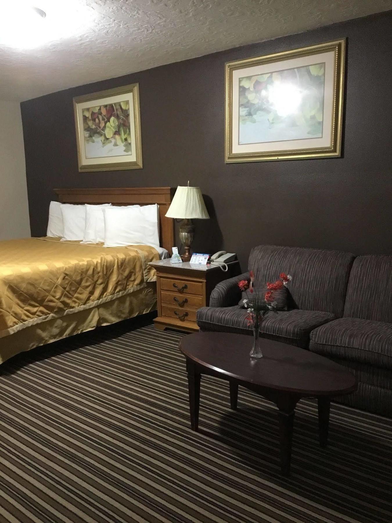 Executive Inn Snyder Exterior photo